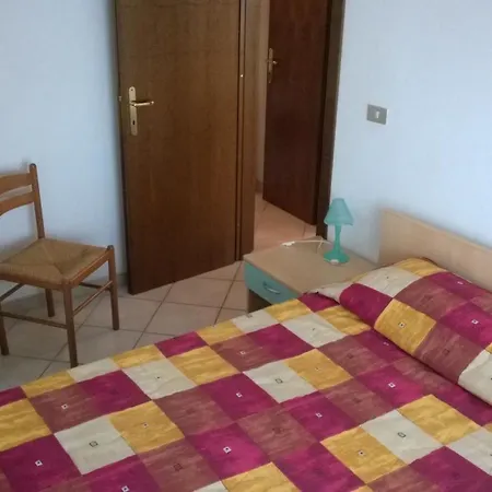 Borgo איזולה רוסה